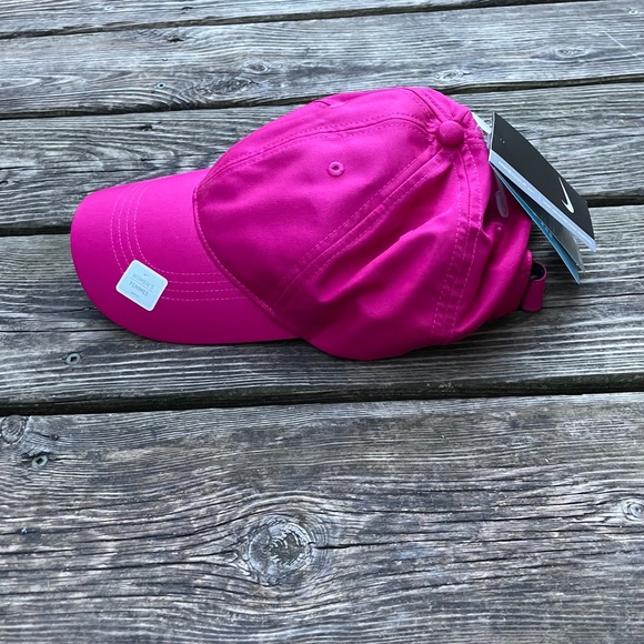 Hat: Nike Deep Pink Women's Baseball Cap - Picture 2 of 4